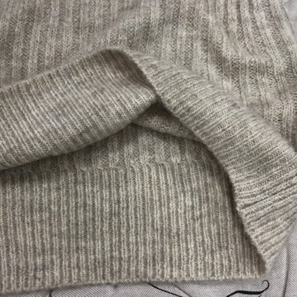 Leith Ribbed Puff Shoulder Sweater - Picture 6 of 6